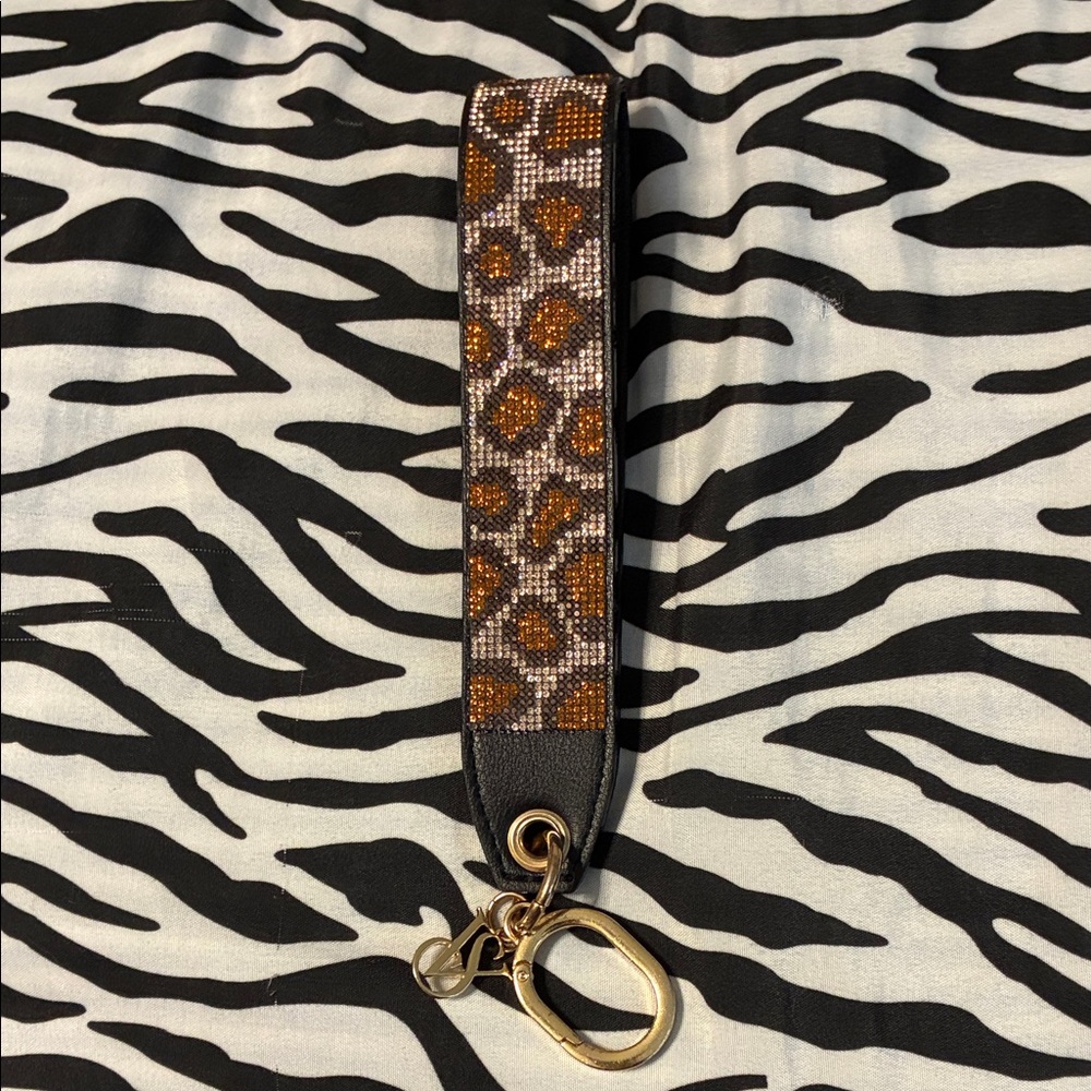 🤎 PINK Victoria's Secret Leopard Beaded Wristlet Key Holder 🤎